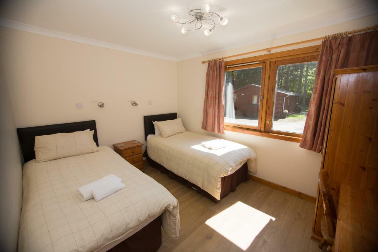 Invercauld Lodges Ballater Extérieur photo