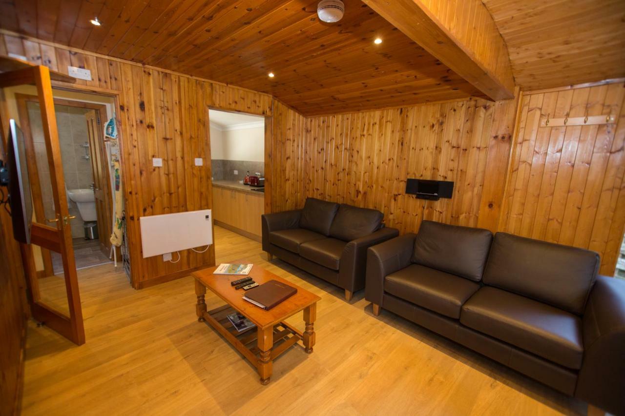 Invercauld Lodges Ballater Extérieur photo
