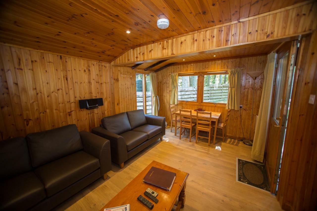 Invercauld Lodges Ballater Extérieur photo