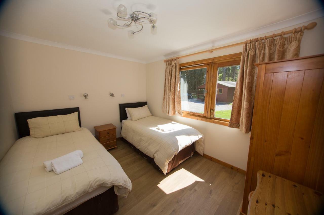 Invercauld Lodges Ballater Extérieur photo