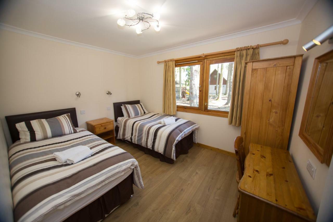 Invercauld Lodges Ballater Extérieur photo