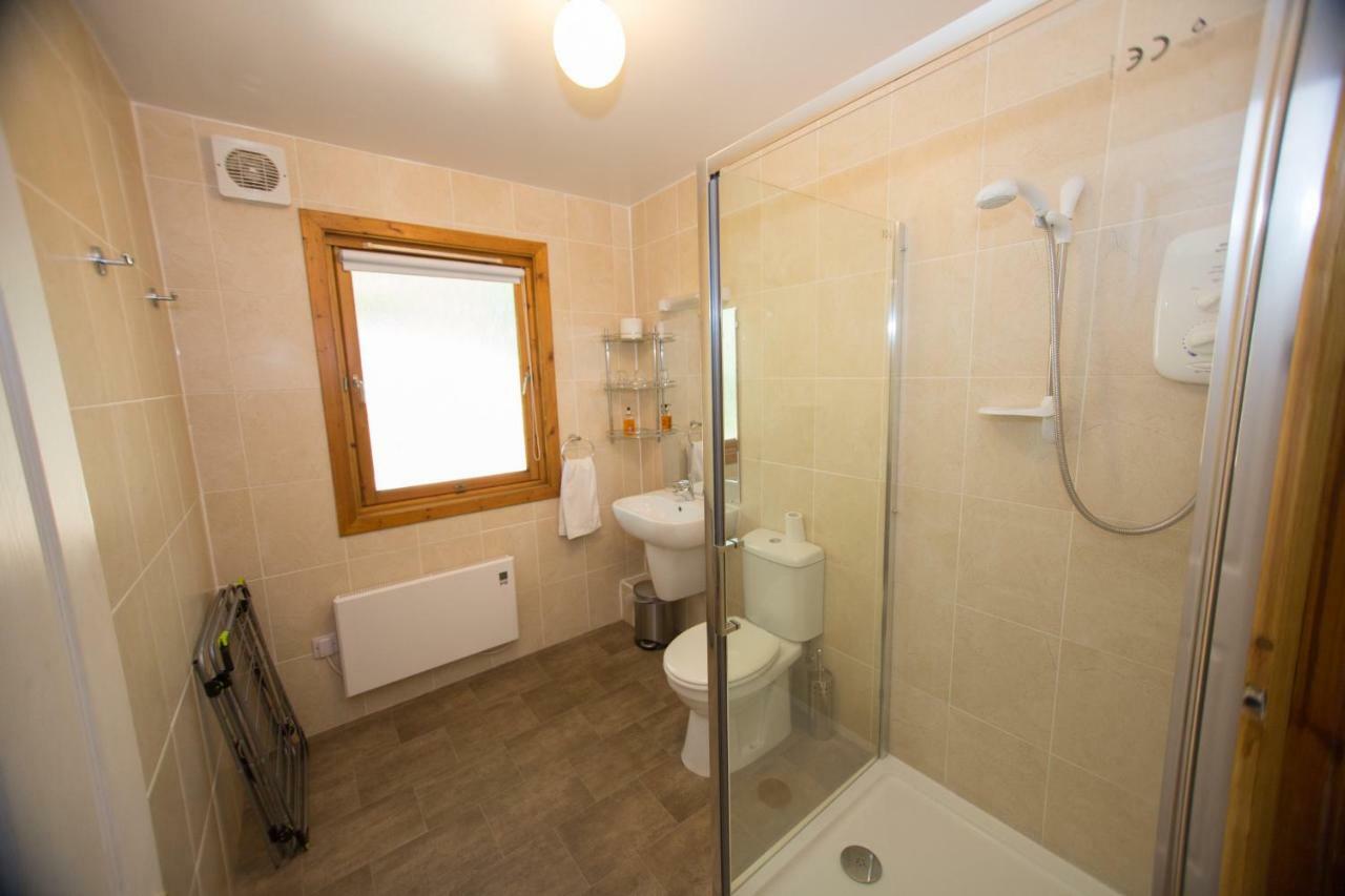Invercauld Lodges Ballater Extérieur photo