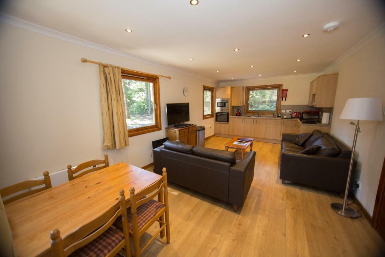 Invercauld Lodges Ballater Extérieur photo