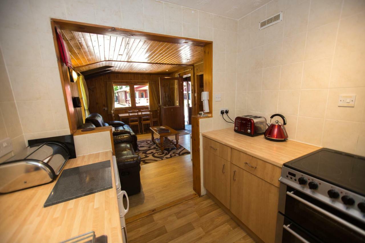 Invercauld Lodges Ballater Extérieur photo