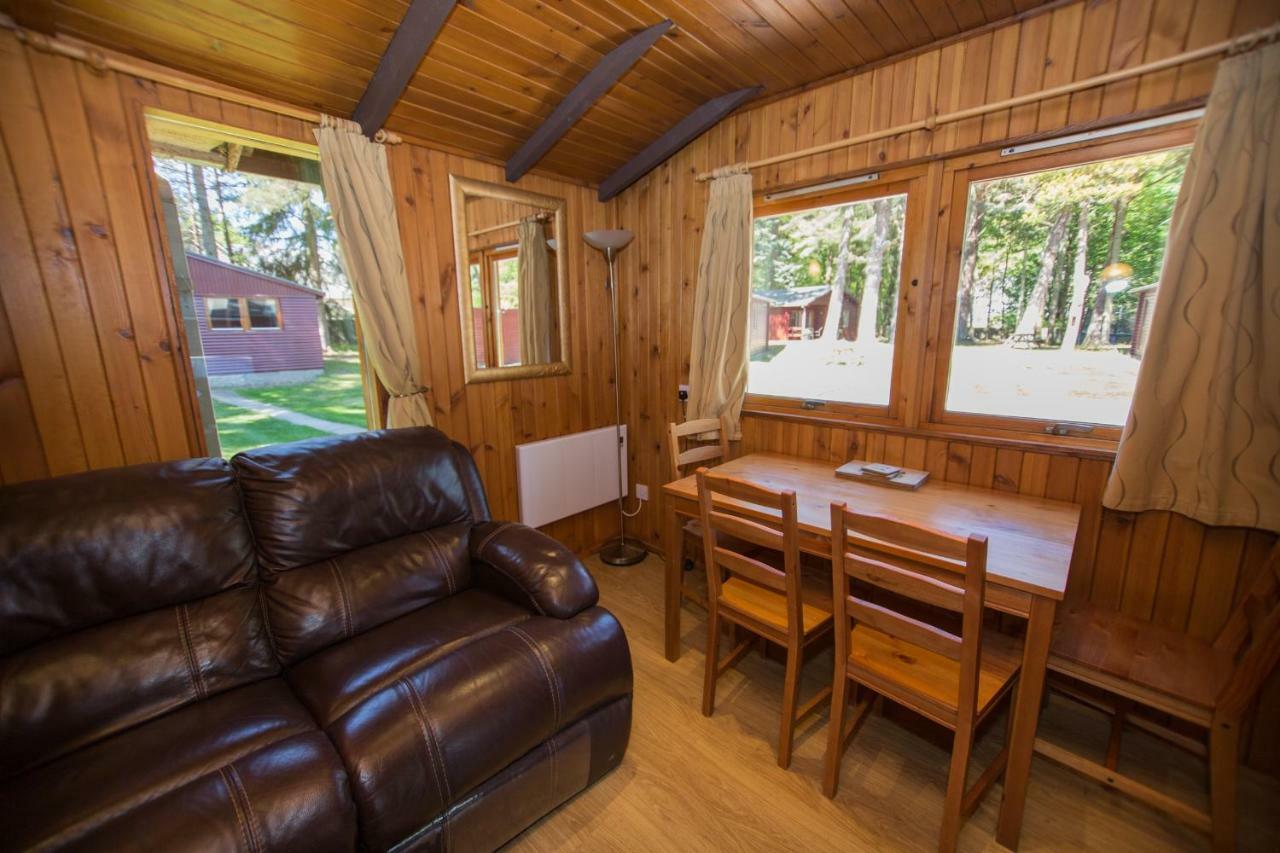 Invercauld Lodges Ballater Extérieur photo