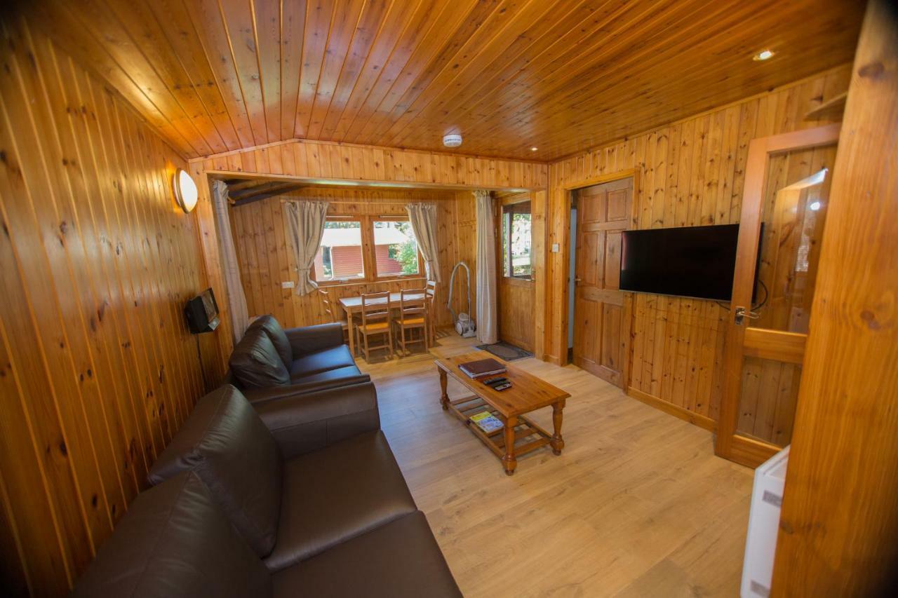 Invercauld Lodges Ballater Extérieur photo