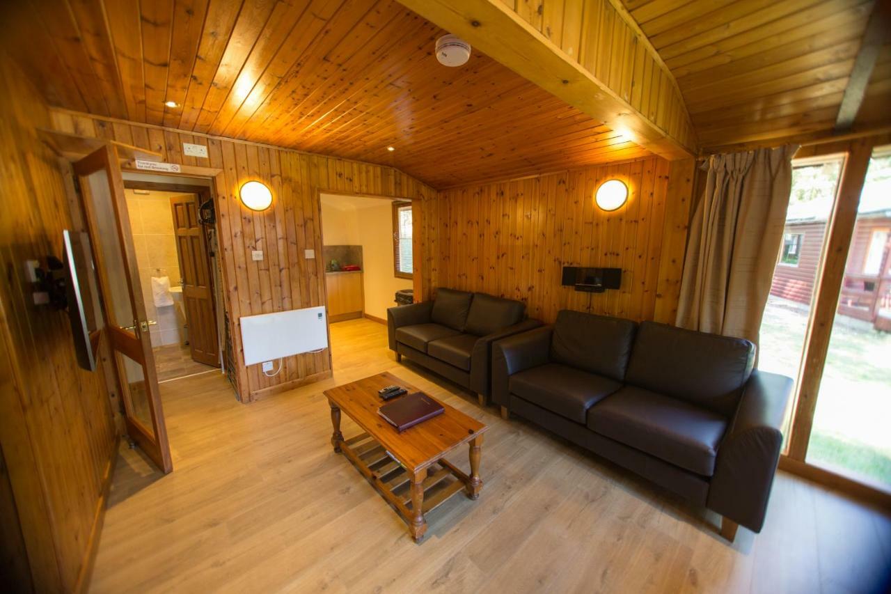 Invercauld Lodges Ballater Extérieur photo