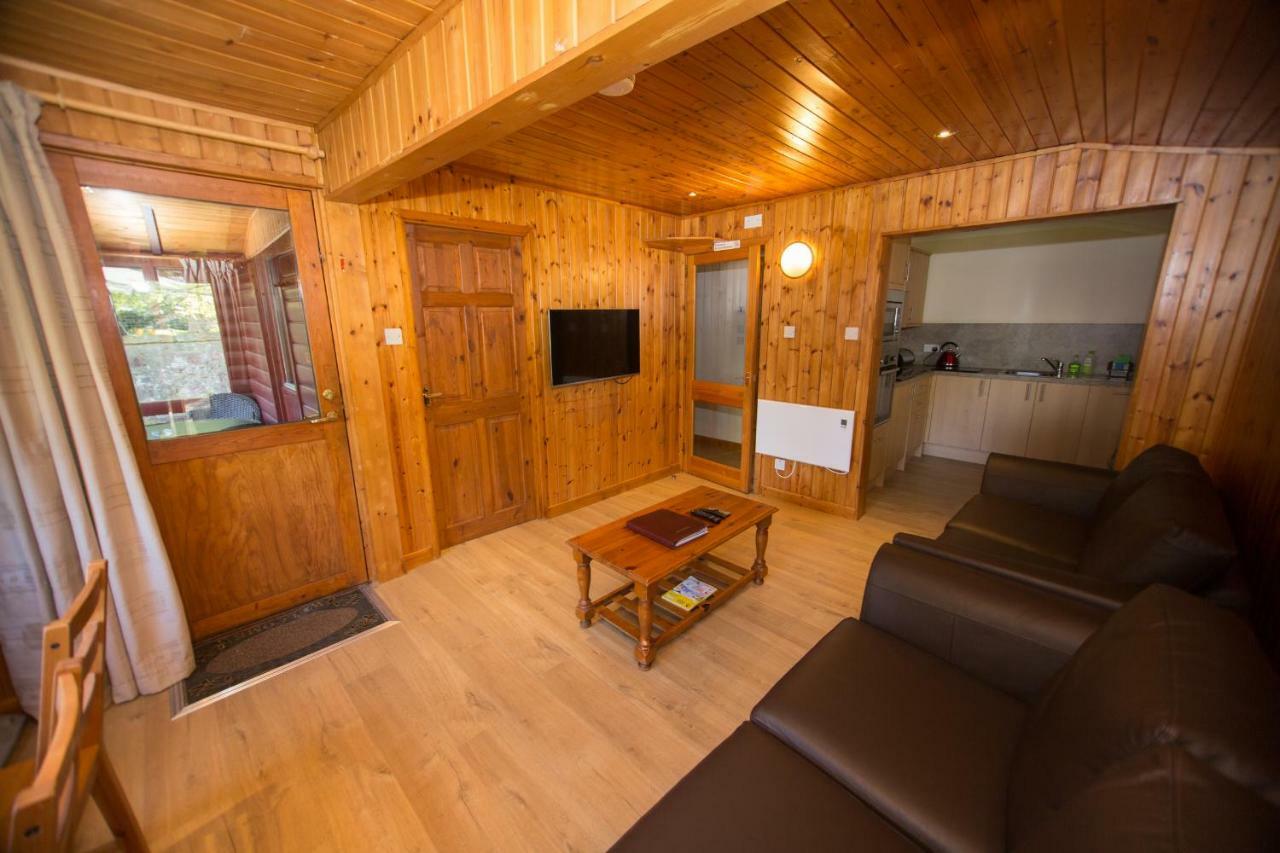 Invercauld Lodges Ballater Extérieur photo