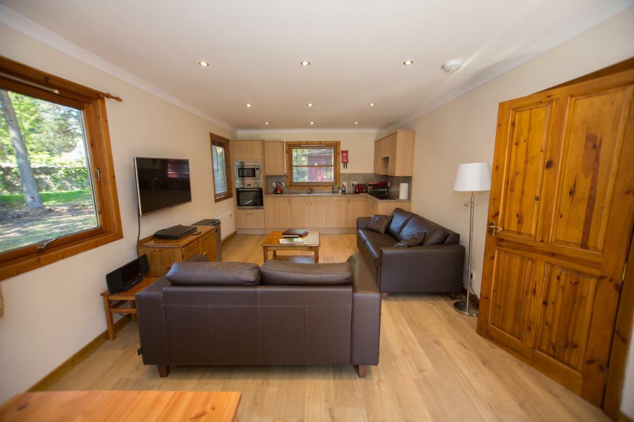 Invercauld Lodges Ballater Extérieur photo